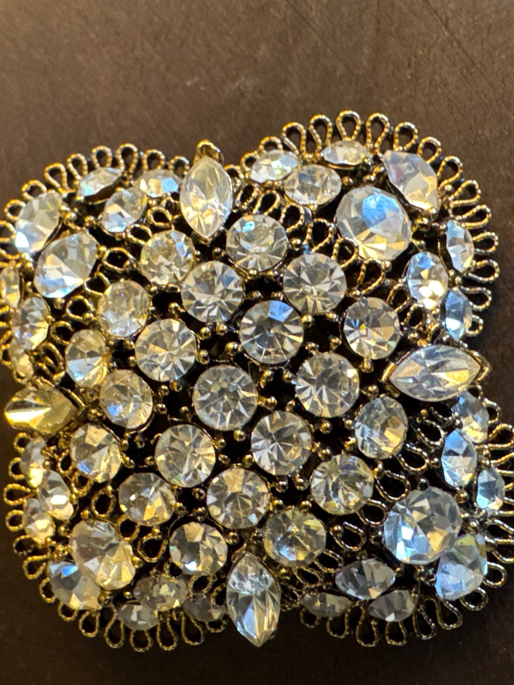 LISNER Vintage Brooch- MISSING ONE STONE